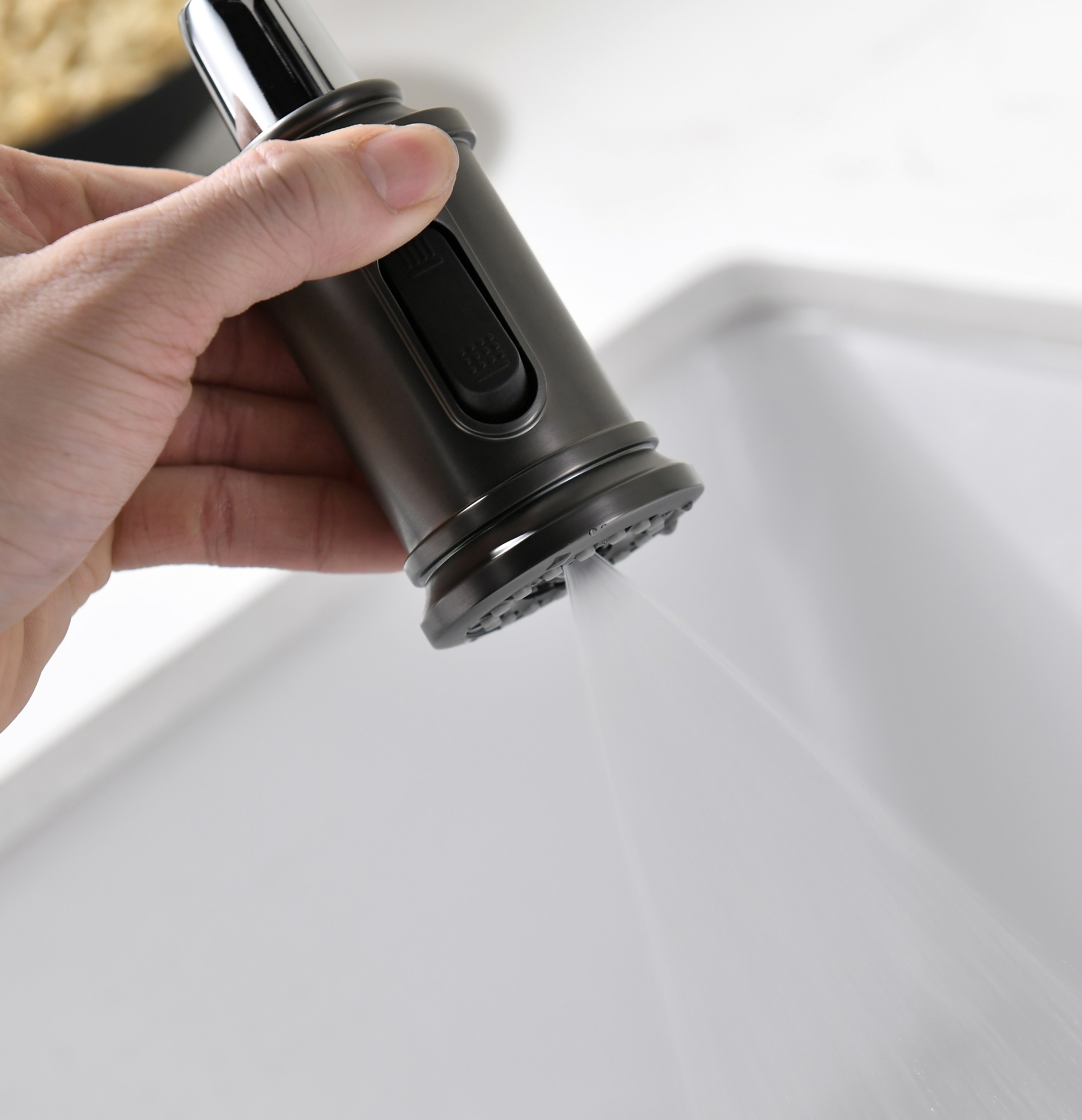 Robinet de cuisine à tirette antique en acier inoxydable noir avec distributeur de savon